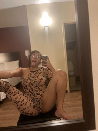 One Cheek 🍑 out on the Cheetah Print #vsOBF80k