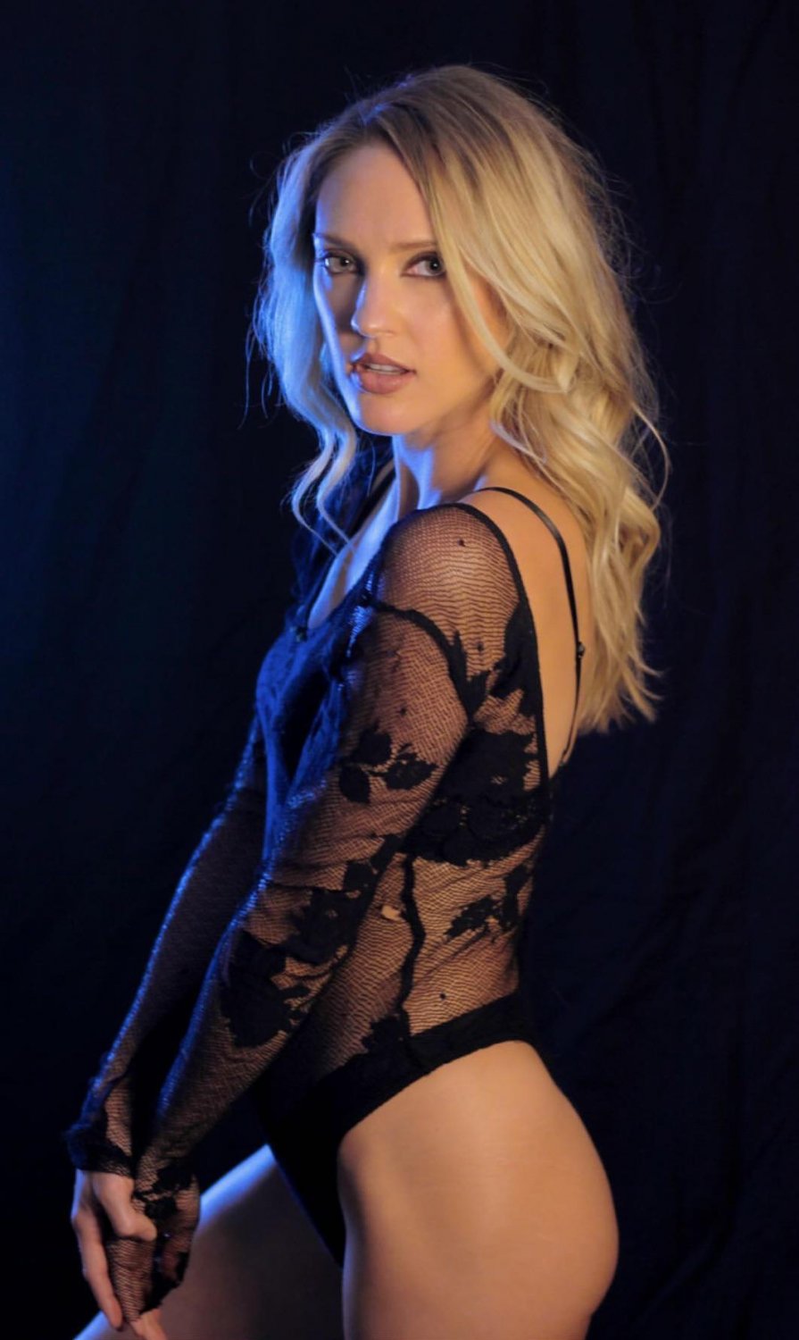 Ciara Hanna #Ss6CiO2K